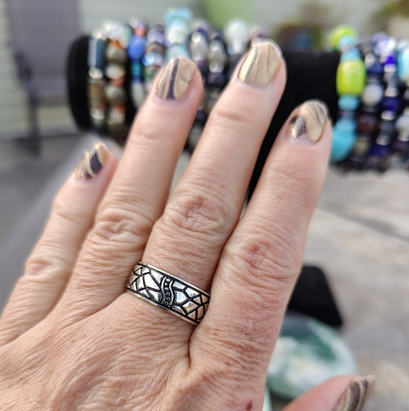 Indonesian Bali Style SOLID Sterling Silver .923 Man's Ring, size 10 - Picture 3 of 7